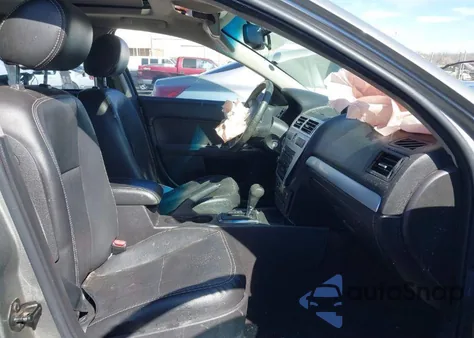 2008 Mercury Milan V6 Premier z USA, uszkodzony, nr VIN 3MEHM08128R636109